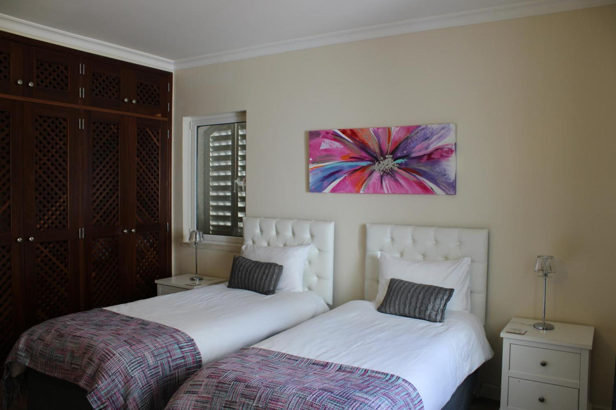 Luxury 2 Bedroom Apartment With Private Garden อัลมันซิล ภายนอก รูปภาพ