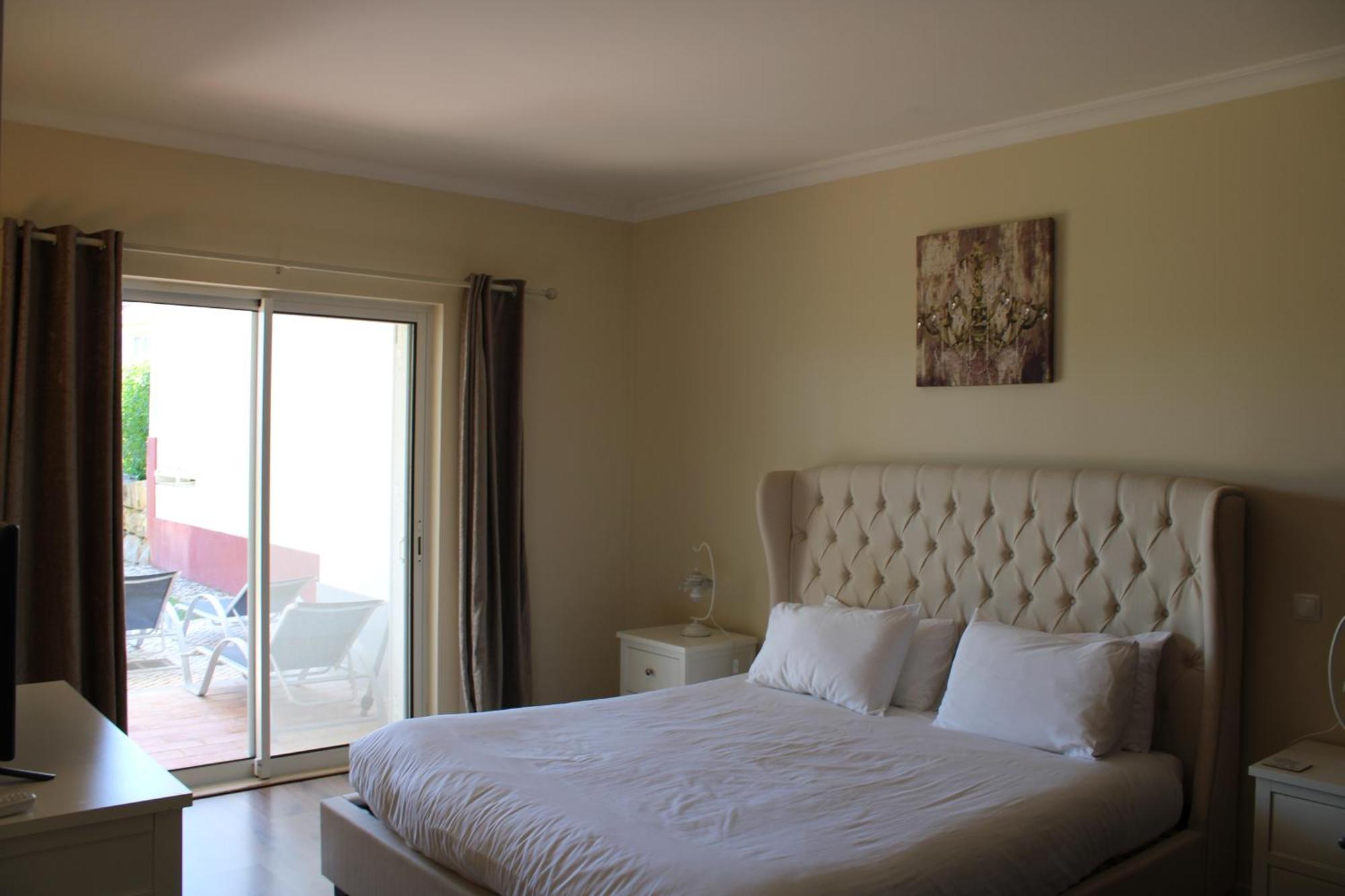 Luxury 2 Bedroom Apartment With Private Garden อัลมันซิล ภายนอก รูปภาพ