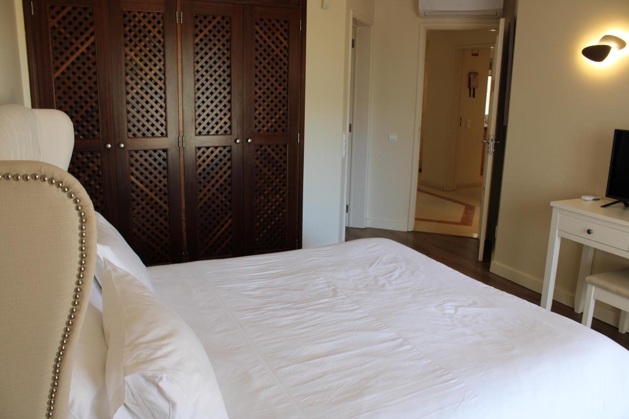 Luxury 2 Bedroom Apartment With Private Garden อัลมันซิล ภายนอก รูปภาพ
